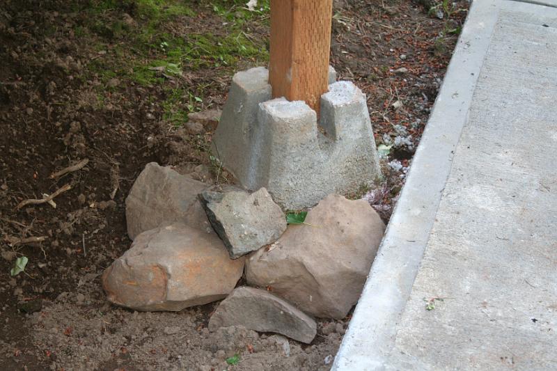 IMG_1747.JPG - Rocks placed inder block used to hold up deck (Right side)